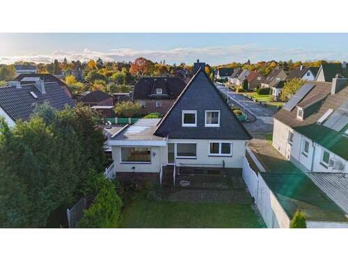 Rückansicht des Hauses - 5 Zimmer Einfamilienhaus in Neumünster