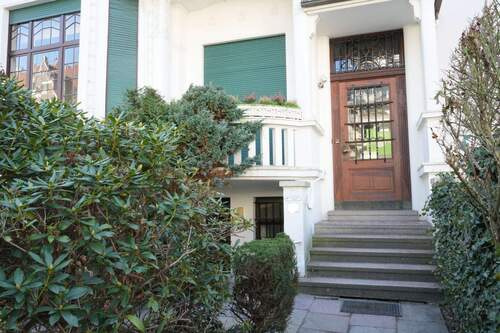 Hauseingang - 4 Zimmer Etagenwohnung in Bremen