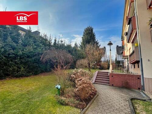 Grünfläche am Haus - Etagenwohnung mit 77,00 m&sup2; in Essen zum Kaufen