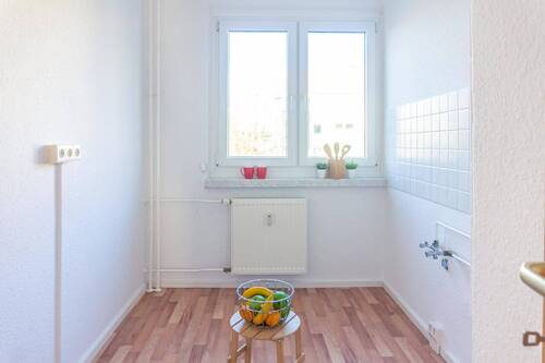 Küche Vergleichswohnung - 3-Raum-Wohnung nahe Voigtscher Park