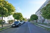 Straßenzug - Leuben: Balkon + Wanne - 396,00&nbsp;EUR Kaltmiete, ca.&nbsp; 50,00&nbsp;m&sup2;&nbsp;Wohnfl&auml;che