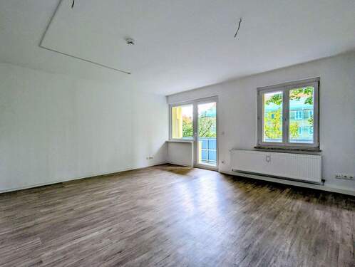 Wohnzimmer - 3 Zimmer Etagenwohnung zur Miete in Gera
