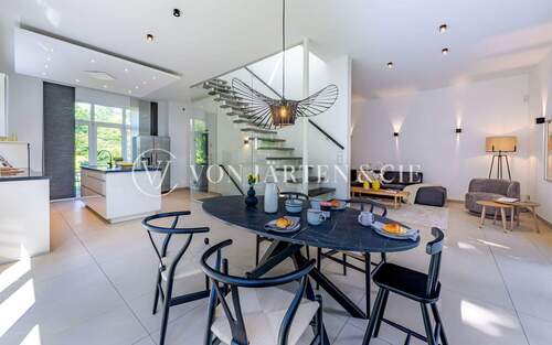 Design trifft Behaglichkeit – stilvolles Einfamilienhaus mit Garten und Dachterrasse! - Design trifft Behaglichkeit - stilvolles Einfamilienhaus mit Garten und Dachterrasse!