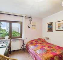 Familienfreundliches Ein- bis Zweifamilienhaus mit großem Grundstück in Freigericht