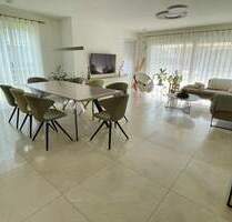 Wohnen im Herzen von Oberkirch. Geräumig Wohnung mit 106 m² Wohnfl., Balkon, TG-Stellplatz, inklusive Einbauküche