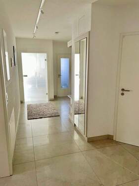 Flur - Etagenwohnung mit 106,00 m&sup2; in Oberkirch zur Miete