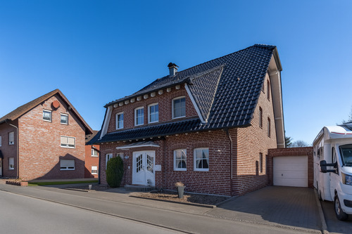 Frontansicht - 8 Zimmer Mehrfamilienhaus, Wohnhaus zum Kaufen in Selm