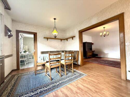 Esszimmer mit Blick zur Küche - 