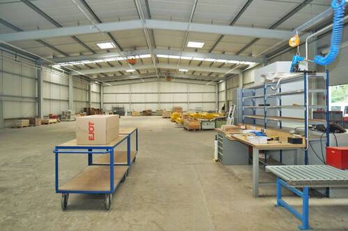 Werkhalle - 