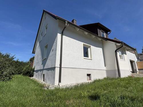 Ansicht - 6 Zimmer Einfamilienhaus in Wackersdorf