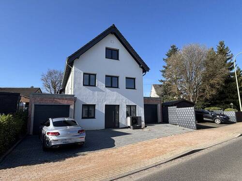Titelbild - Erstbezug! Neubau-Maisonettewohnung mit Terrasse und Garage