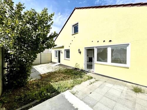 patio - Einfamilienhaus mit 238,00 m² in Wiesbaden / Delkenheim zur Miete