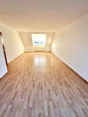 Wohnzimmer - 3 Zimmer Etagenwohnung zur Miete in Schwerin