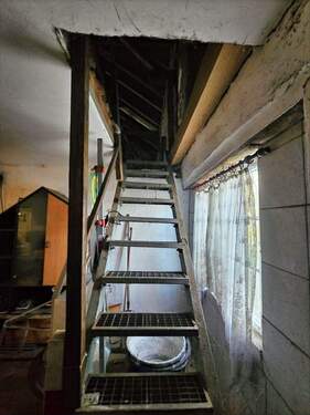 Scheune / Aufgang zum Dachboden - 