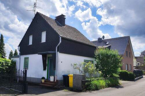 Haus-EIngangstür - 5 Zimmer Einfamilienhaus in Solingen