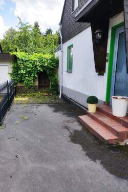 Hauseingang-Anbau - Einfamilienhaus mit 147,00 m² in Solingen zum Kaufen