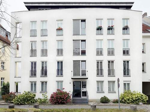 Hausansicht - 3 Zimmer Etagenwohnung zur Miete in Berlin