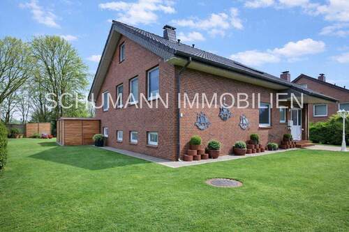 Vorderansicht mit Giebel links - 7 Zimmer Einfamilienhaus zum Kaufen in Wilhelmshaven