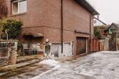 Garage - 1 Zimmer Mehrfamilienhaus, Wohnhaus in Eggolsheim