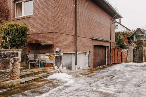 Garage - 1 Zimmer Mehrfamilienhaus, Wohnhaus in Eggolsheim