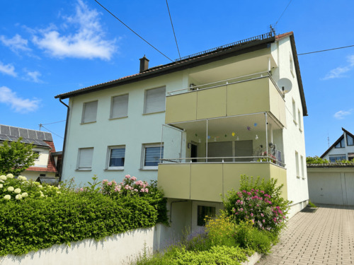 Gebäudeansicht - 'Haus im Haus' 3 12 Zimmerwohnung zzgl. 2 12 Zimmerwhg. m. EBK u. Balkon in schöner Lage