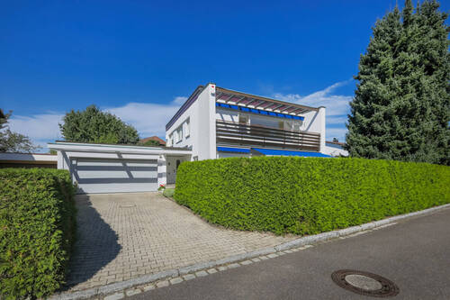 Straßenansicht - 3 Zimmer Etagenwohnung zur Miete in Pforzheim