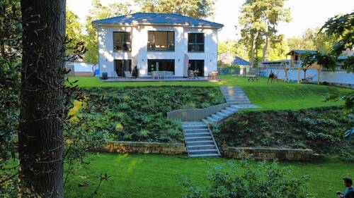 Bild 1 - Elegantes Einfamilienhaus mit 6 Zimmern in Stahnsdorf
