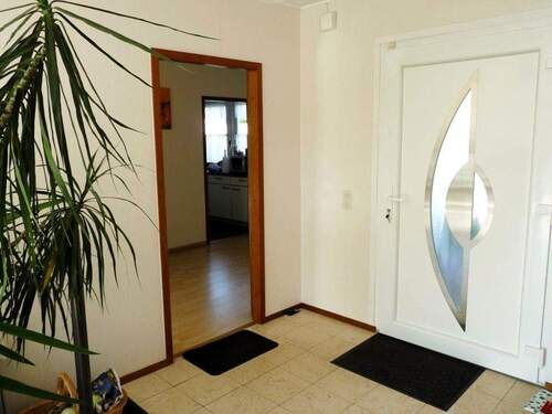 02 EG Flur, Bild 1.JPG - 5 Zimmer Einfamilienhaus zum Kaufen in Ruppichteroth