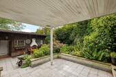 Terrasse mit Blick auf Einliegerwohnung - 