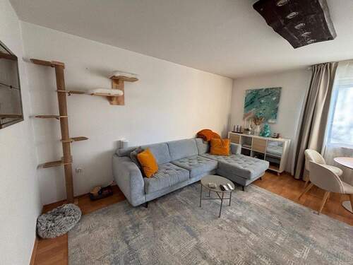 Wohnzimmer - 3 Zimmer Etagenwohnung zum Kaufen in München