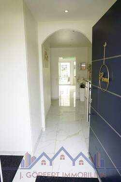 Willkommen - 7 Zimmer Mehrfamilienhaus, Wohnhaus in Leck