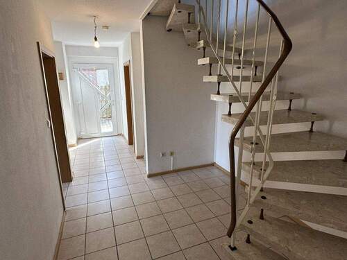 Eingangsbereich - 5 Zimmer Doppelhaushälfte zum Kaufen in Rhauderfehn