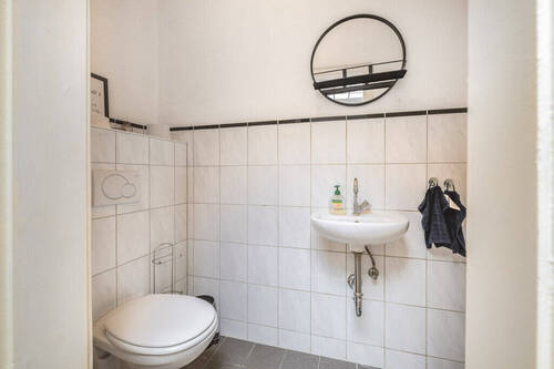 WC - 
