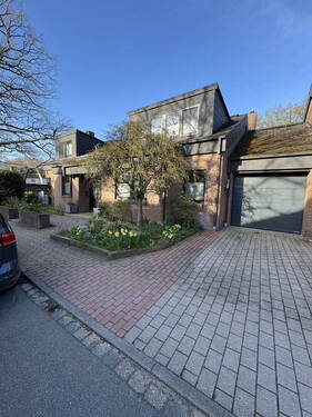 Haus von vorn - 