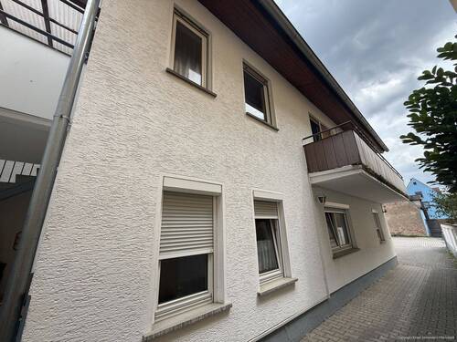 Hintergebäude - Mehrfamilienhaus, Wohnhaus zum Kaufen in Höchstadt a.d.Aisch
