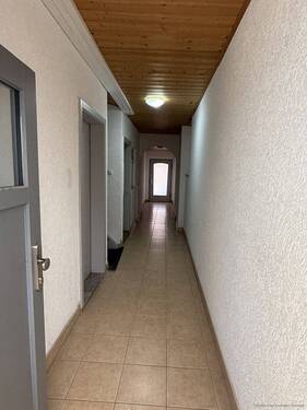 Vordergebäude EG Flur - 