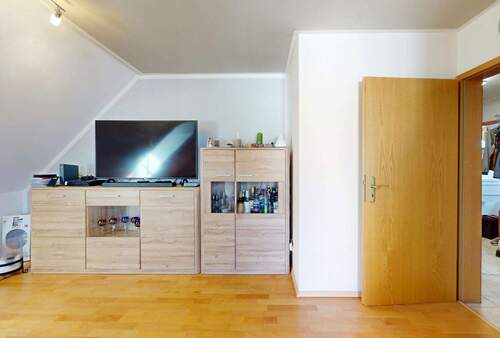 Wohnzimmer - 5 Zimmer Etagenwohnung zum Kaufen in Neufahrn bei Freising