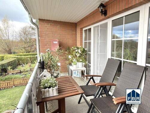 Ihre Loggia - Geräumige Dreizimmerwohnung mit Loggia und Garage