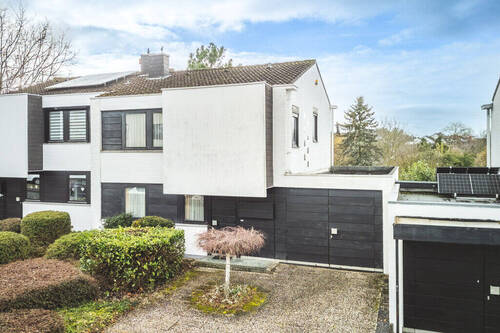Titelbild - Wohnen am Alten Freibad! Einfamilienhaus mit traumhaftem Grundstück in bester Lage von Oppen-Haal