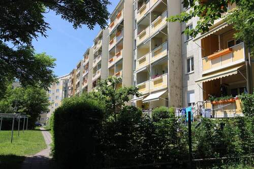 Eichenstraße 25-35 Balkonseitig - 2 Zimmer Etagenwohnung zur Miete in Gera