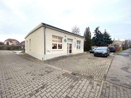 Gewerbe_vorn.jpg - Laden oder Büro mit Grundstück zu vermieten