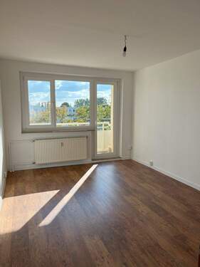 20251002_130215459_iOS - Arnold-Zweig-Str. 45 4.OG rechts