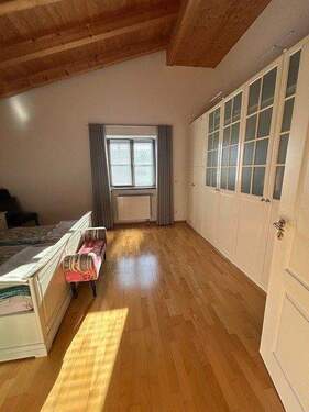 Elternschlafzimmer OG mit Sichtdachstuhl - Kopie.jpg - 