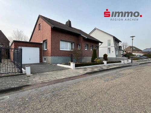 Frontansicht - 2 Zimmer Mehrfamilienhaus, Wohnhaus zum Kaufen in Geilenkirchen