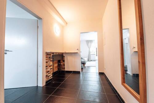 1.2 Flur - 