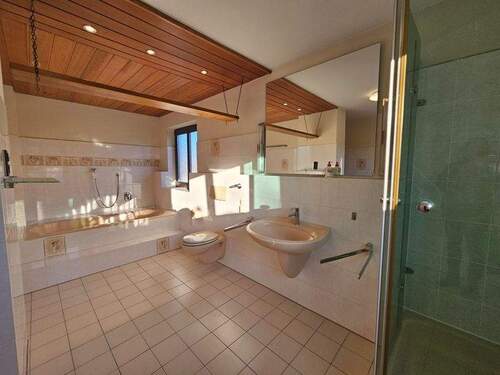 Dusch- Wannenbad OG (1) - 