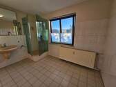 Dusch- Wannenbad OG - 