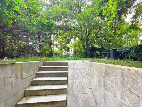 Zugang Hinterhof - Mehrfamilienhaus, Wohnhaus in Leipzig zum Kaufen