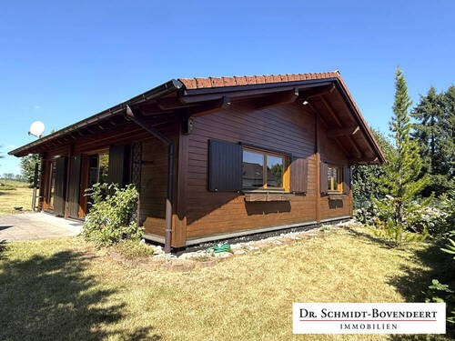 Bild 1 - Urlaub zu Hause! Gemütlicher Holzblock-Bungalow auf über 1.112 m² großem Grundstück!