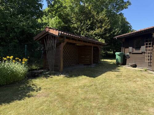 Holzunterstand - 